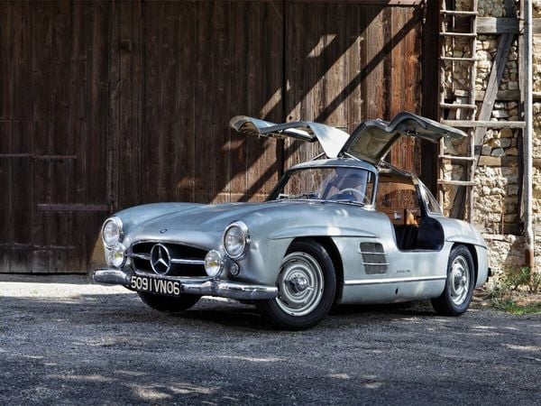 Produktbild: CALVENDO Puzzle Mercedes 300 SL Fl&uuml;gelt&uuml;rer | 1000 Teile Lege-Gr&ouml;&szlig;e 64x48cm Foto-Puzzle f&uuml;r gl&uuml;ckliche Stunden