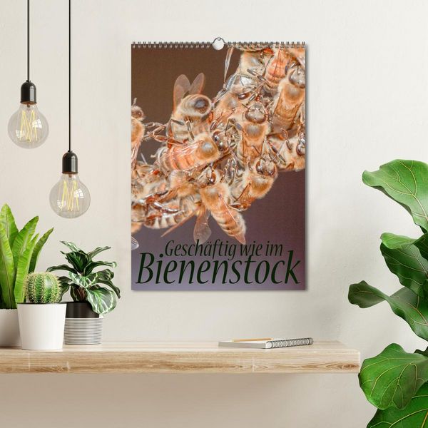 Produktbild: Gesch&auml;ftig wie im Bienenstock (Wandkalender 2026 DIN A3 hoch), CALVENDO Monatskalender