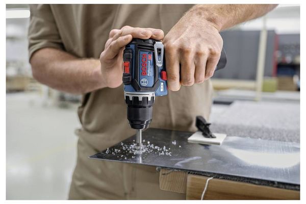 Produktbild: Bosch Professional 0615A500CF Akku-Schrauber 12 V 2 Ah Li-Ion b&uuml;rstenlos, inkl. Akku, inkl. Ladeger&auml;t