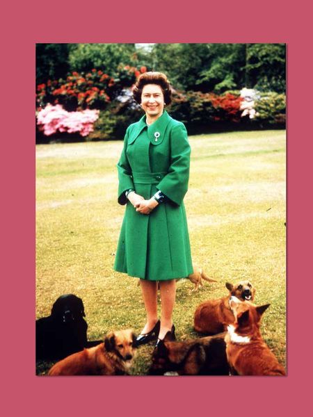 Produktbild: The Crown &ndash; Queen Elisabeth II. - Ihr Leben f&uuml;r die Krone