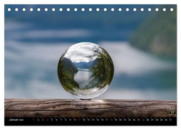 Produktbild: Glaskugel, Die Welt ist eine Kugel (Tischkalender 2026 DIN A5 quer), CALVENDO Monatskalender