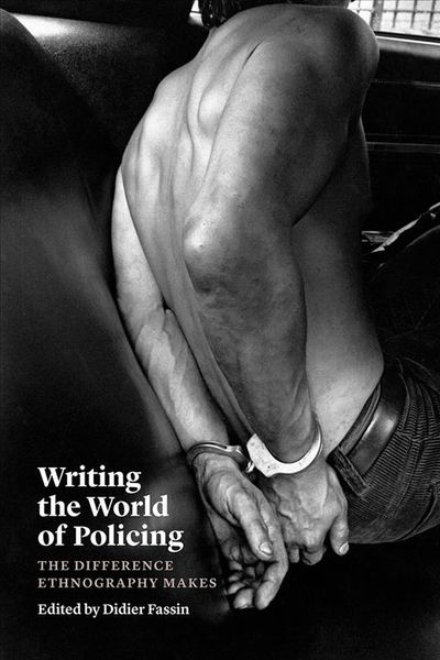 Produktbild: Writing the World of Policing