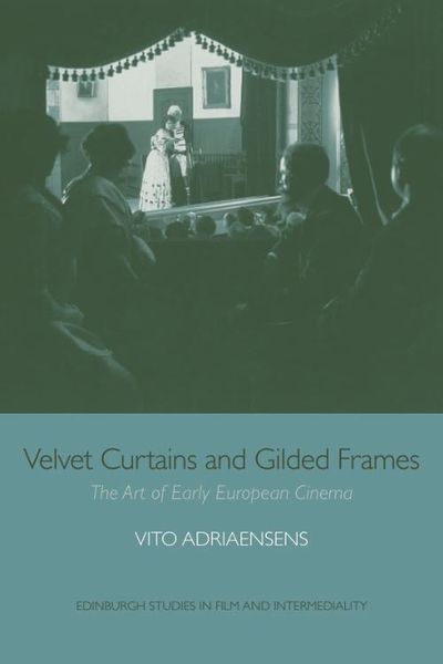 Produktbild: Velvet Curtains and Gilded Frames