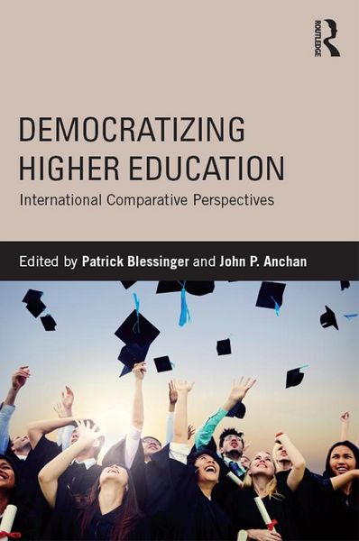 Produktbild: Democratizing Higher Education