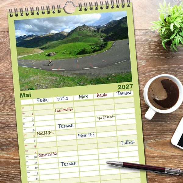 Produktbild: Familienplaner 2027 - Pyren&auml;enp&auml;sse mit dem Rennrad 2027 mit 5 Spalten (Wandkalender, 21 x 45 cm) CALVENDO