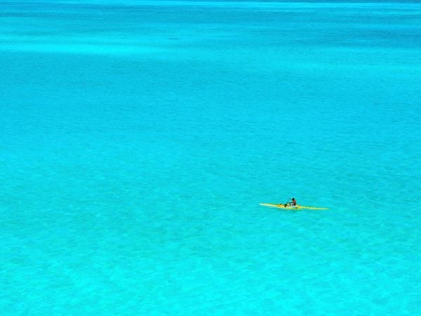 Produktbild: CALVENDO Puzzle Kanu in der Lagune von Bora Bora | 1000 Teile Lege-Gr&ouml;&szlig;e 64x48cm Foto-Puzzle f&uuml;r gl&uuml;ckliche Stunden