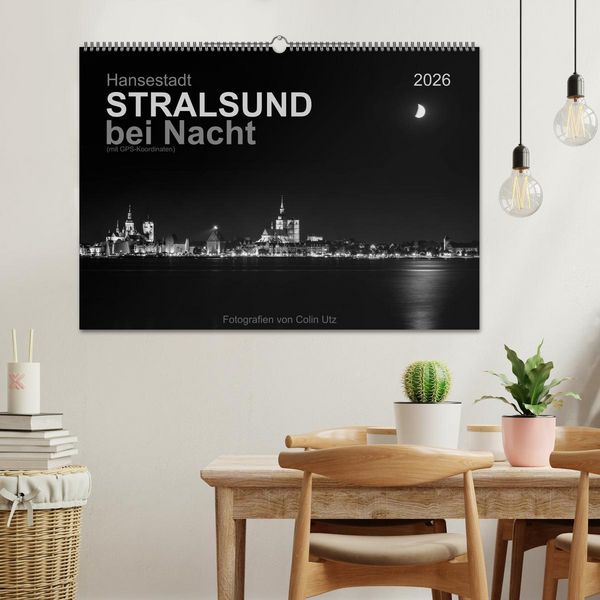 Produktbild: Hansestadt Stralsund bei Nacht (mit GPS-Koordinaten) (Wandkalender 2026 DIN A2 quer), CALVENDO Monatskalender