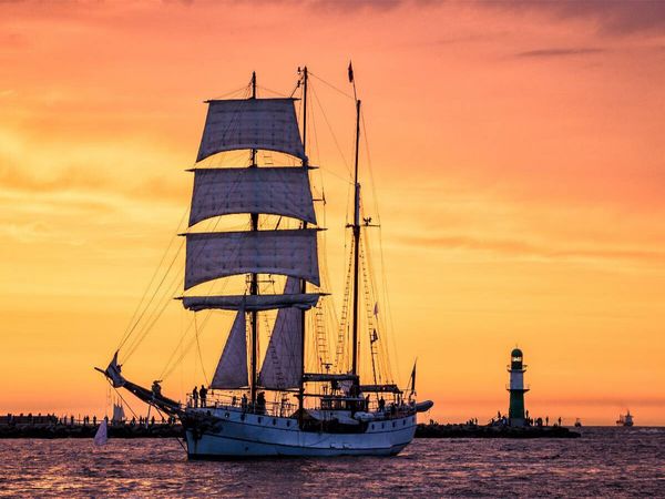 Produktbild: CALVENDO Puzzle Ein Motiv aus dem Kalender Windjammer auf der Ostsee im Abendlicht | 1000 Teile Lege-Gr&ouml;&szlig;e 64x48cm Foto-Puzzle f&uuml;r gl&uuml;ckliche Stunden