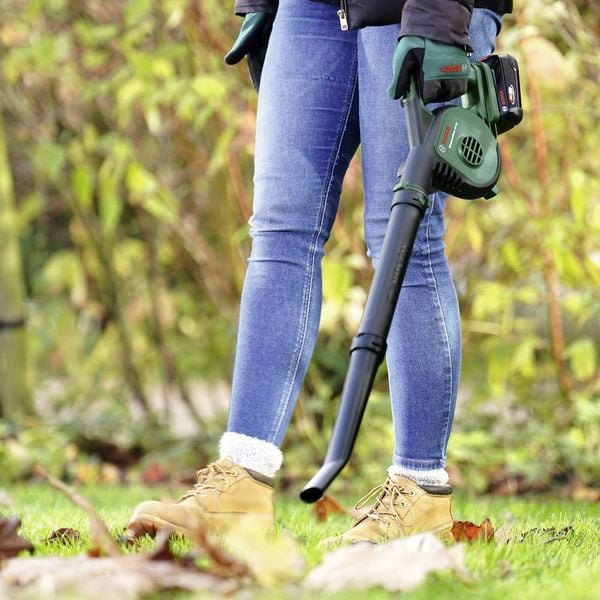 Produktbild: Bosch Home and Garden UniversalLeafBlower 18V-10 06008A0601 Laubbläser