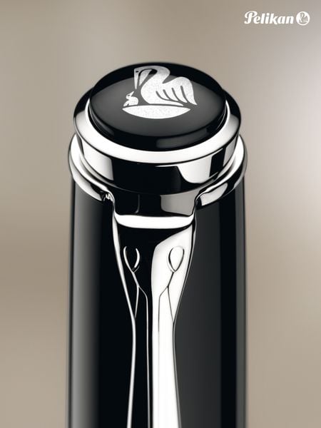Produktbild: Pelikan F&uuml;llhalter Classic P205, Schwarz, Edelstahlfeder M