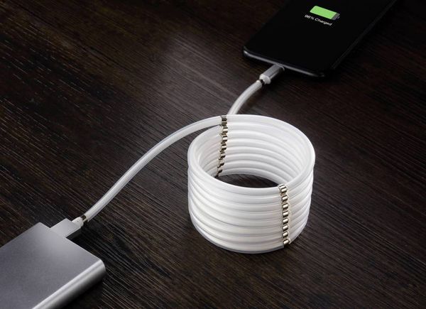 Produktbild: Renkforce USB-Kabel USB 2.0 USB-A Stecker, Apple Lightning Stecker 1.00m Wei&szlig; TO-6897012