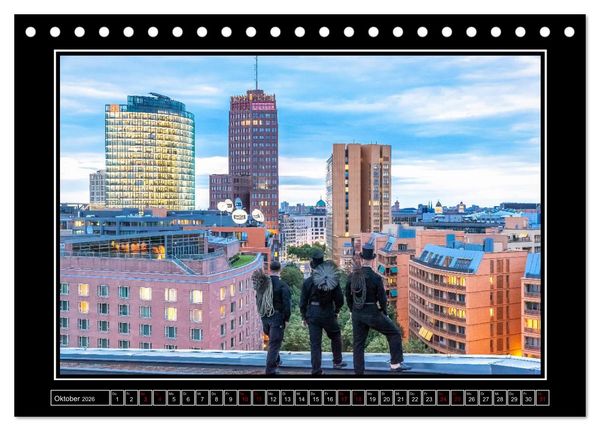 Produktbild: Schornsteinfeger &uuml;ber Berlin - Gl&uuml;cksblicke (Tischkalender 2026 DIN A5 quer), CALVENDO Monatskalender