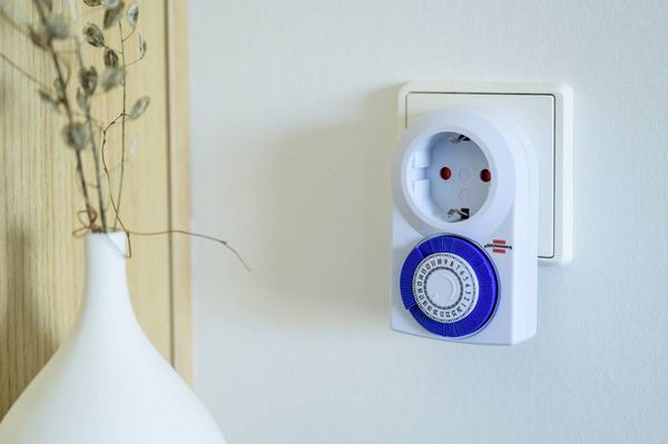 Produktbild: Brennenstuhl 1506160 Steckdosen-Zeitschaltuhr analog Tagesprogramm 3500W IP20