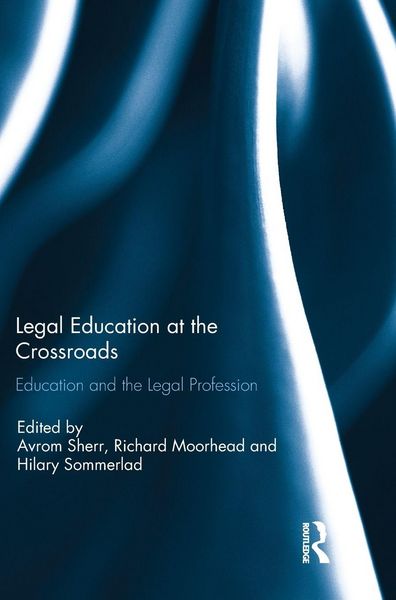 Produktbild: Legal Education at the Crossroads