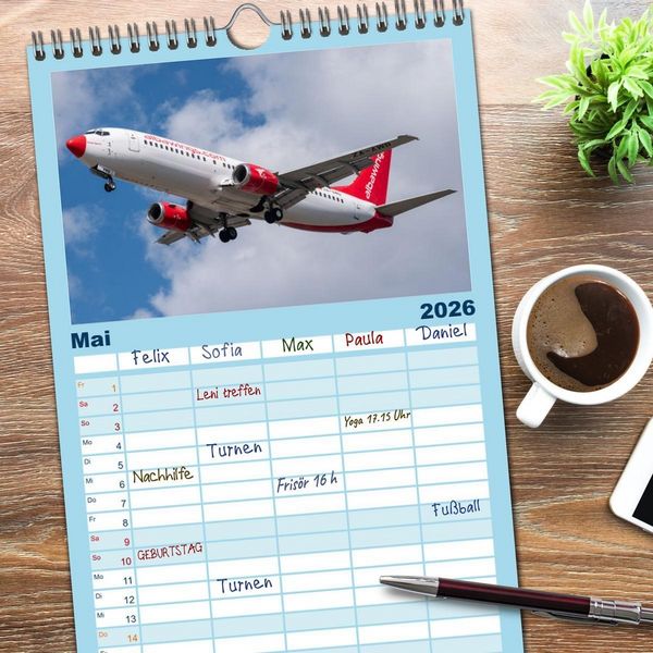 Produktbild: Familienplaner 2026 - Flieger von Boeing mit 5 Spalten (Wandkalender, 21 x 45 cm) CALVENDO
