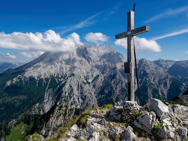 Produktbild: CALVENDO Puzzle Gipfelkreuz vor Watzmann | 1000 Teile Lege-Gr&ouml;&szlig;e 64x48cm Foto-Puzzle f&uuml;r gl&uuml;ckliche Stunden