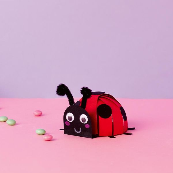 Bastelbox Ostern. Mit Anleitungen, Bastelmaterial und Mitmachbuch