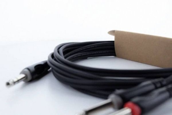 Produktbild: Cordial 14877 Klinke Audio Y-Adapter [1x Klinkenstecker 6.3mm (stereo) - 2x Klinkenstecker 6.3mm (mono)] 1.50m Schwarz PVC-Mantel
