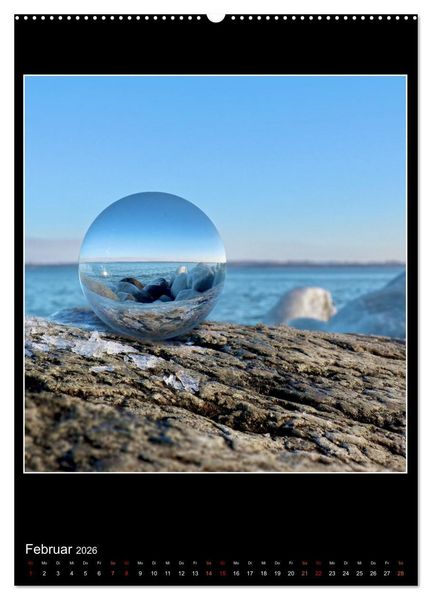 Produktbild: Momente aus Glas &ndash; Glaskugelfotografie (hochwertiger Premium Wandkalender 2026 DIN A2 hoch), Kunstdruck in Hochglanz