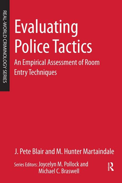 Produktbild: Evaluating Police Tactics