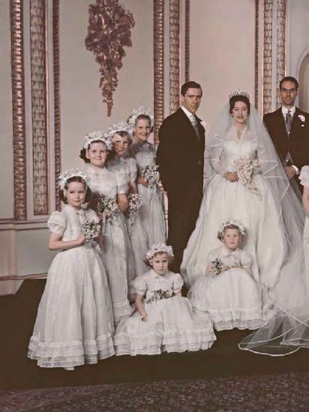 Produktbild: The Crown &ndash; Queen Elisabeth II. - Ihr Leben f&uuml;r die Krone