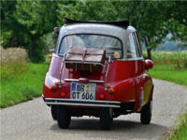 CALVENDO Puzzle Ein Motiv aus dem Kalender BMW Isetta - Die Knutschkugel | 1000 Teile Lege-Größe 64x48cm Foto-Puzzle für glückliche Stunden