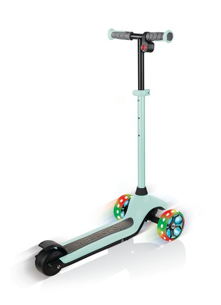 Produktbild: GLOBBER ONE K E-MOTION 4 PLUS mint, mit Leuchtrollen