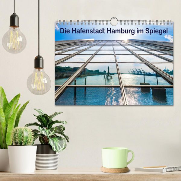 Produktbild: Die Hafenstadt Hamburg im Spiegel (Wandkalender 2026 DIN A4 quer), CALVENDO Monatskalender