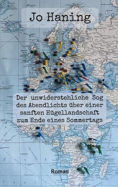 Produktbild: Der unwiderstehliche Sog des Abendlichts &uuml;ber einer sanften H&uuml;gellandschaft zum Ende eines Sommertags