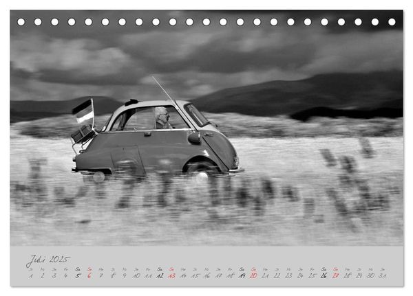Produktbild: BMW Isetta 300 in schwarzwei&szlig; (Tischkalender 2025 DIN A5 quer), CALVENDO Monatskalender