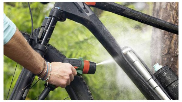 Produktbild: Bosch Home and Garden Fahrradreinigungsger&auml;t Fontus 18V-6 Akku-Hochdruckreiniger 20 bar Kaltwasser