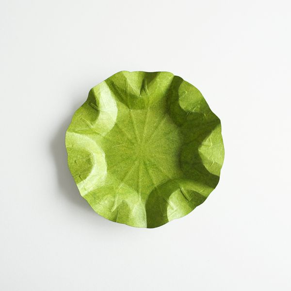 Produktbild: Flexible Hanji-Papierschale Lotusblatt (S) Gr&uuml;n &ndash; Ablage / Servierschale aus koreanischem Hanji-Papier