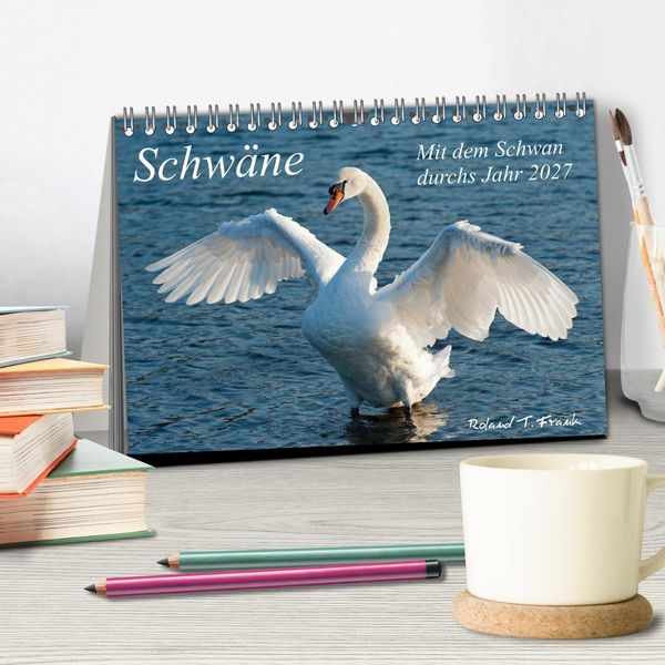 Produktbild: Mit dem Schwan durchs Jahr 2027 (Tischkalender 2027 DIN A5 quer), CALVENDO Monatskalender