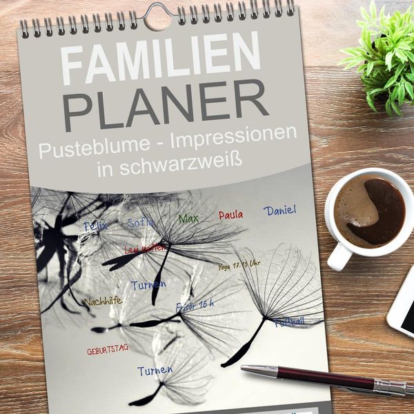 Produktbild: Familienplaner 2026 - Pusteblume - Impressionen in schwarzwei&szlig; mit 5 Spalten (Wandkalender, 21 x 45 cm) CALVENDO