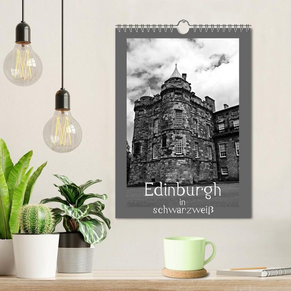 Produktbild: Edinburgh in schwarzwei&szlig; (Wandkalender 2026 DIN A4 hoch), CALVENDO Monatskalender