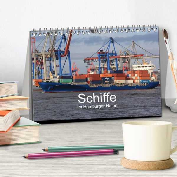 Produktbild: Schiffe im Hamburger Hafen (Tischkalender 2026 DIN A5 quer), CALVENDO Monatskalender