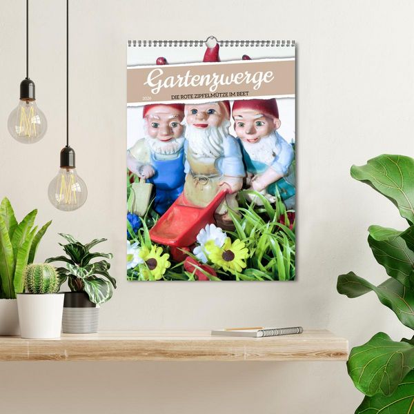 Produktbild: Gartenzwerge: Die rote Zipfelm&uuml;tze im Beet (Wandkalender 2026 DIN A3 hoch), CALVENDO Monatskalender