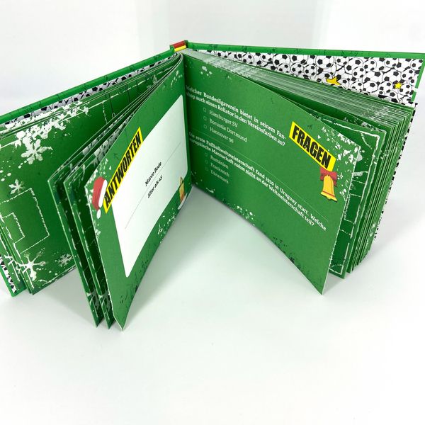 Produktbild: Noch mehr unn&uuml;tzes Fu&szlig;ballwissen. Hardcover-Ausgabe
