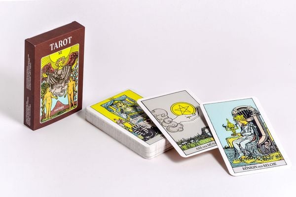 Produktbild: Tarot Deluxe. Tarotkarten im extra gro&szlig;en Format