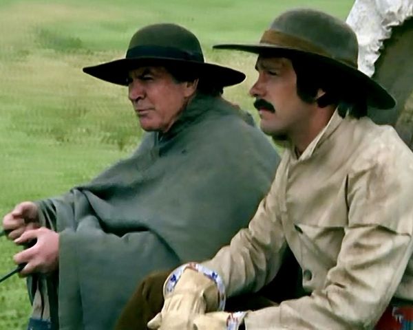 Produktbild: Der lange Treck (The Chisholms) - Remastered Edition / Die komplette 16-teilige Kult-Westernserie (Pidax Western-Klassiker) [3 DVDs]