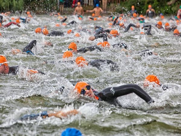 Produktbild: CALVENDO Puzzle Schwimmen im Main beim Kitzinger Mainfrankentriathlon | 1000 Teile Lege-Gr&ouml;&szlig;e 64x48cm Foto-Puzzle f&uuml;r gl&uuml;ckliche Stunden