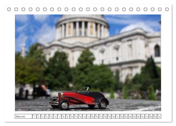 Produktbild: Modellautos auf Reisen (Tischkalender 2026 DIN A5 quer), CALVENDO Monatskalender