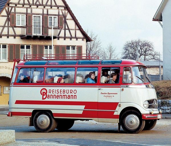 Mercedes-Benz Omnibusse, Vierter Band