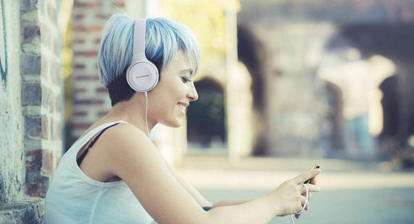Produktbild: Panasonic RP-HF100ME On Ear Kopfh&ouml;rer kabelgebunden Schwarz Faltbar, Headset