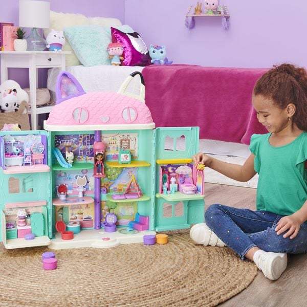 Produktbild: Gabby&lsquo;s Dollhouse Deluxe Raum, Sweet Dreams, Schlafzimmer mit Kuschelkatze (engl. Pillow Cat), M&ouml;belst&uuml;cken und thematischem Zubeh&ouml;r