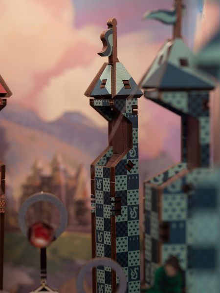 Produktbild: Book Nook DIY B&uuml;cherecke Harry Potter Quidditch Field von Revell Tiny Adventures