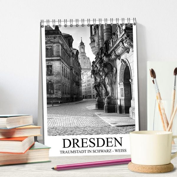 Produktbild: Dresden Traumstadt in Schwarz-Wei&szlig; (Tischkalender 2026 DIN A5 hoch), CALVENDO Monatskalender