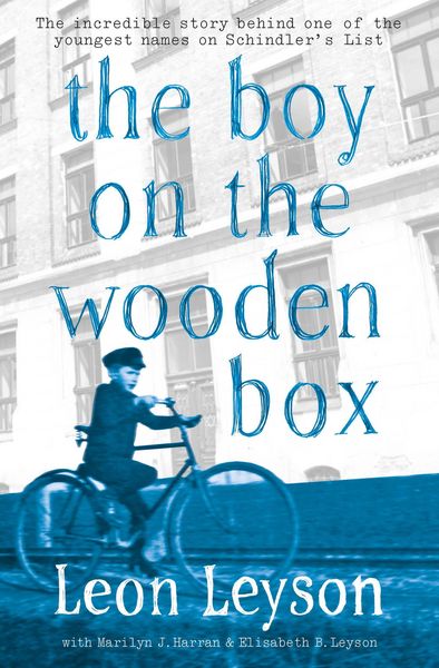 Produktbild: The Boy on the Wooden Box