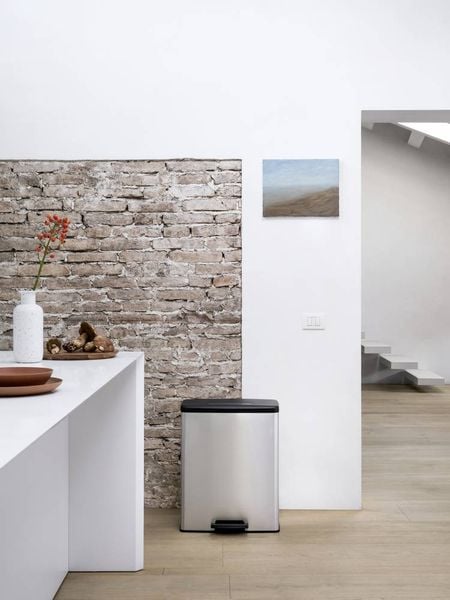 Produktbild: Curver Deco bin slim 254610 M&uuml;lleimer 65 l (B x H x T) 480 x 615 x 280 mm Silber, Schwarz 1 St.