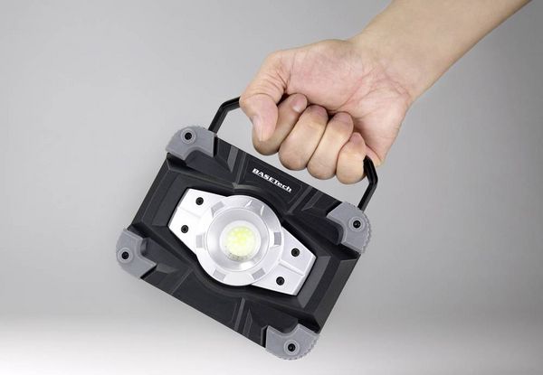 Produktbild: Basetech BT-2238078 LED Arbeitsleuchte 10W 900lm